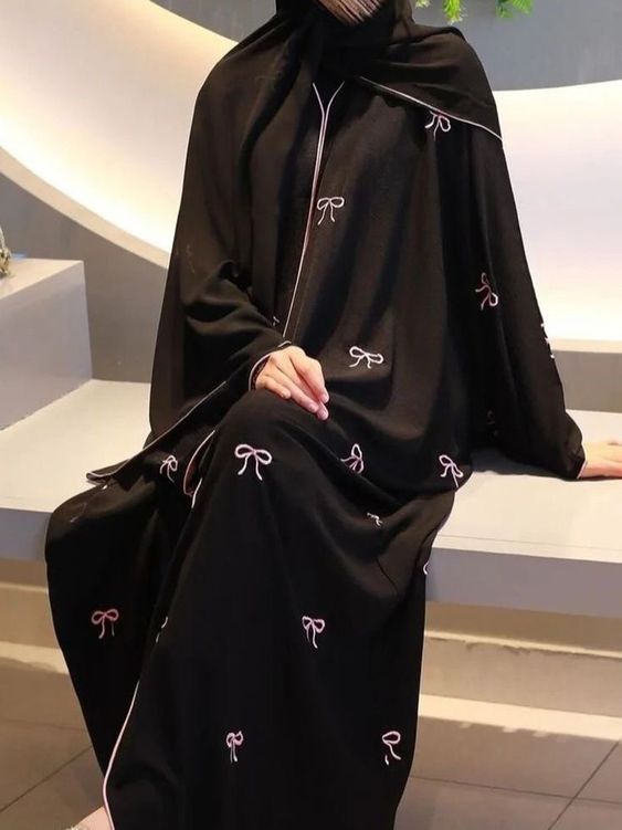 Premium Bulky Bow Abaya Elegant Look